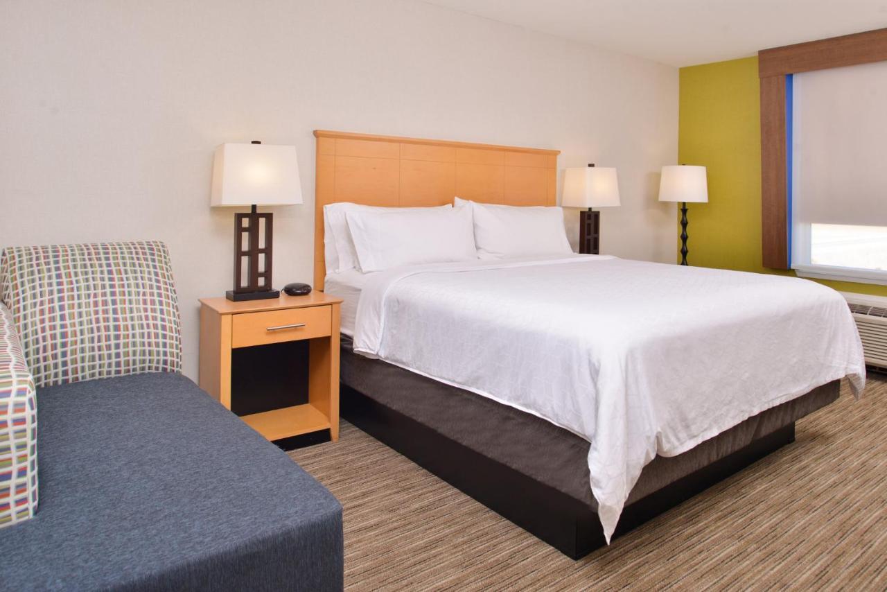 Holiday Inn Express Stockton Southeast By Ihg Exterior foto