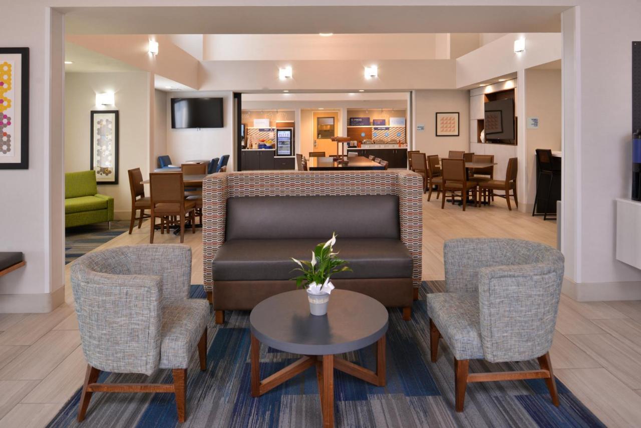 Holiday Inn Express Stockton Southeast By Ihg Exterior foto